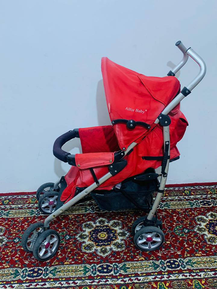 سيارة لاندكروز مال أطفال نضيفة بس بيها عطل سعرها 15 الف
كرسي طعام اطفال ماركة نضيف جداً سعرة 15 الف 
كرسي سيارة حماية الطفل ماركة سعرة 25
بايسكل سعرة 10 
زحليكة  اطفال قطعتين تتركب سعرها 10 
عربانة اطفال  ماركة سعرها 15 الف
صوبة أو مدفئة غازية سعرها 75
غسالة اوتماتيك ماركة LG شغالة نضيفة جداً سعرها 150

 الغراض كلها نضيفة اريد ابيعهم السبب مكاني صغير 
العنوان بغداد الامين الثانية 
للاستفسار ***********
