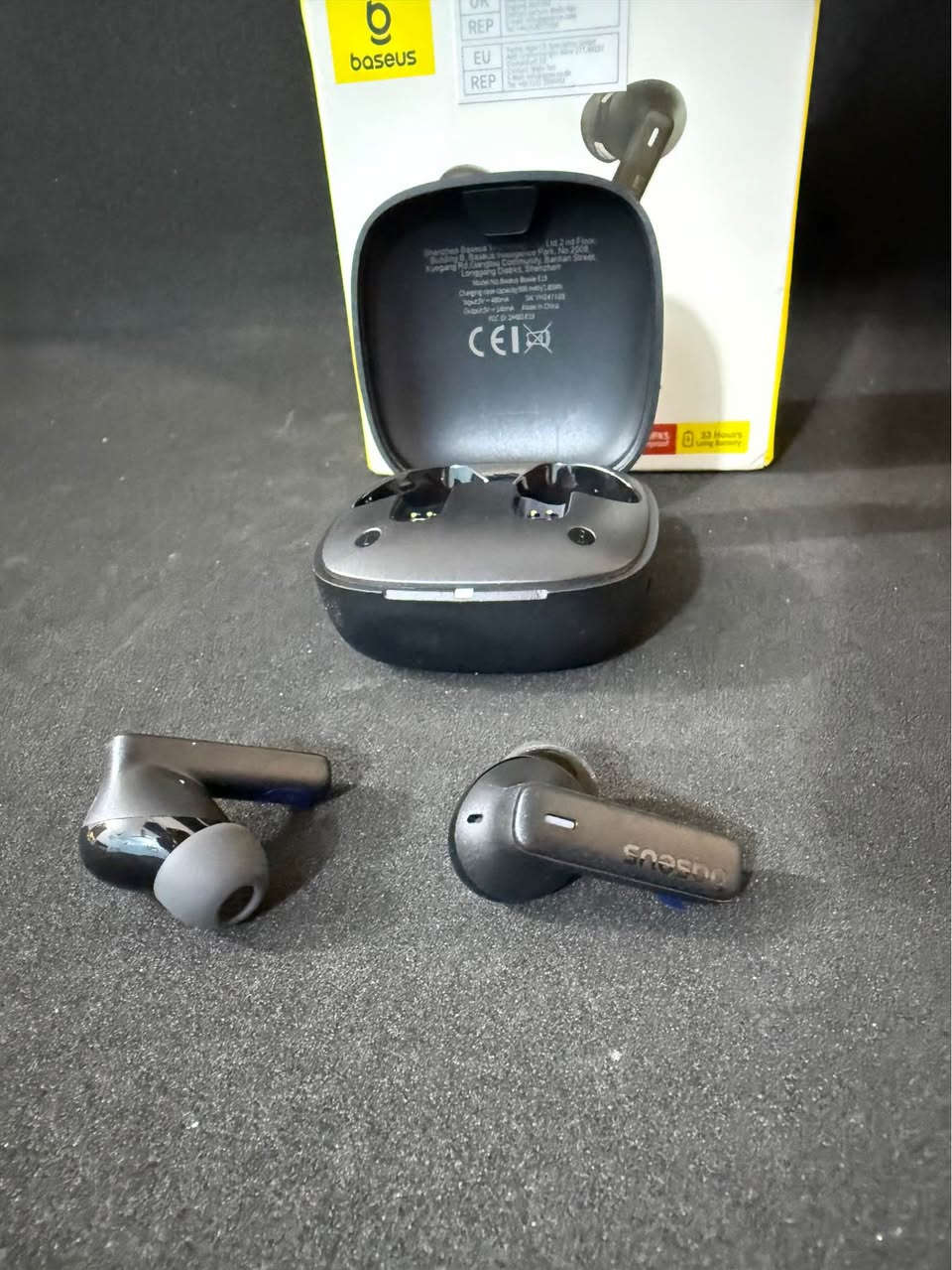 سماعة ماركة Baseus Bowie E19 

جديدة لوك أصلية

جودة الصوت: مزودة بمحركات ديناميكية كبيرة بحجم 12 ملم لتقديم صوت جهير (Bass) قوي وصوت نقي

تعمل لمدة 6 ساعات متواصلة بشحنة واحدة للسماعات

يصل إجمالي وقت التشغيل إلى 33 ساعة عند استخدام علبة الشحن

يدعم الشحن السريع: شحن لمدة 10 دقائق يمنحك ساعتين من الاستماع

الاتصال: تدعم تقنية Bluetooth 5.3 لضمان اتصال مستقر وسريع واستهلاك أقل للطاقة

المكالمات: تحتوي على نظام ميكروفون مزدوج مع تقنية ENC (إلغاء ضوضاء البيئة) لضمان وضوح صوتك أثناء المكالمات وتقليل الضجيج المحيط

مقاومة الماء: حاصلة على تصنيف IPX5، مما يجعلها مقاومة للعرق ورذاذ المطر، وهي مثالية للتمارين الرياضية

التحكم باللمس: تتيح لك إيماءات اللمس إدارة الموسيقى والمكالمات وتفعيل المساعد الصوتي بسهولة

السعر 25 ألف والتوصيل مجاني كل العراق 🚚

للحجز والاستفسار مراسلة الصفحة 

رابط واتساب مباشر الي يريد يراسلني 👇

https://wa.me/message/ANGQMMLUZKO4C1 بغداد, العراق


**إذا كنت صاحب هذا الإعلان وتريد حذفه لأي سبب، رجاءا أرسل رسالة إلى الدعم الفني**