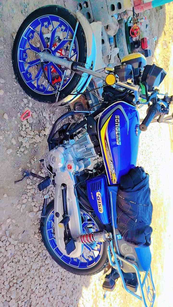 يا الله سلام عليكم دراجه للبيع سفانه  موديل 24 مكفوله كفاله عامه شرط  طالعه بل 26 بشرط انضف من الصورة مكينة 200 بصمات  تشغيل عن بعد  لون مميز كهرباءيات كلهة شغالة السعر 700 وبيه مجال للشراي اتصل وبيك خير وتدلل ***********
