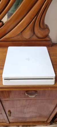 السلام عليكم  بلي ps4 سلم مهكر نظام 9.00   افضل نظام بدون افلاش او قرص...
