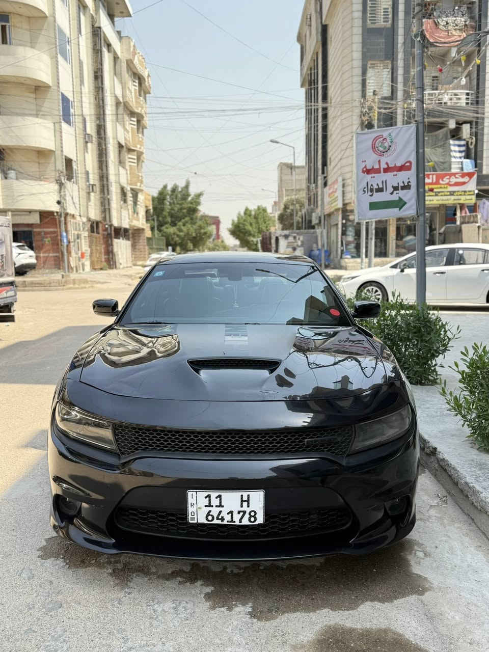 السلام عليكم 
دوج جارجر 2022 RT 
محرك 5700 
السياره فول عده الفتحه 
داخل كنتاره وجلد 
تدفئه وتبريد كشنات 
كشنات خزن وترحيب 
رادار جوانب 
كشنات خلفيه تدفئه 
دشبول جلد خياط 
وبعد هواي مواصفات 
السياره ماشيه 19 الف 
السياره جاهزه وجديده عليها تخم تاير ودسكات جدد والصدر جديد 
السياره بدون صبغ بيها بارد بل جاملغ وايربالك دشبول الفحص السونار بل صور مال مندلاوي
السعر 26 الف وبيها مجال للشراي
***********
