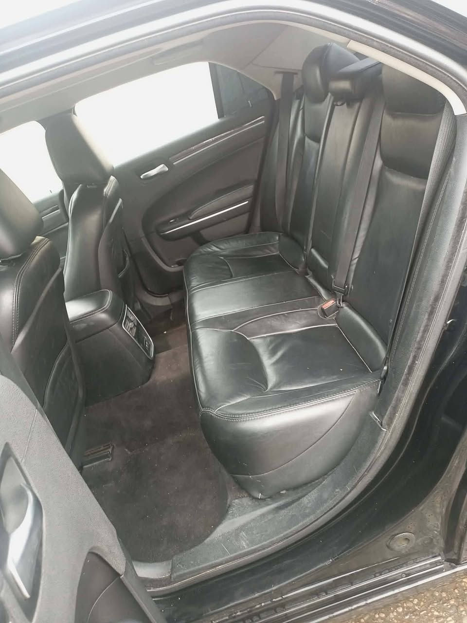 أوباما كرايسلر حرف sمحرك 3600رقم انكليزي بغداد موديل اصل 18 معلايه 20سنويه 2027 حادث جاملغ امامي وباب جهة السايق السياره جاهزه مجهزه من كلشي كير محرك حداديه تبريد تدفأة كشنات بني راما العنوان ميسان ناحية علي الشرقي رقم ***********  السعر170 بيها مجال حق الجيه
