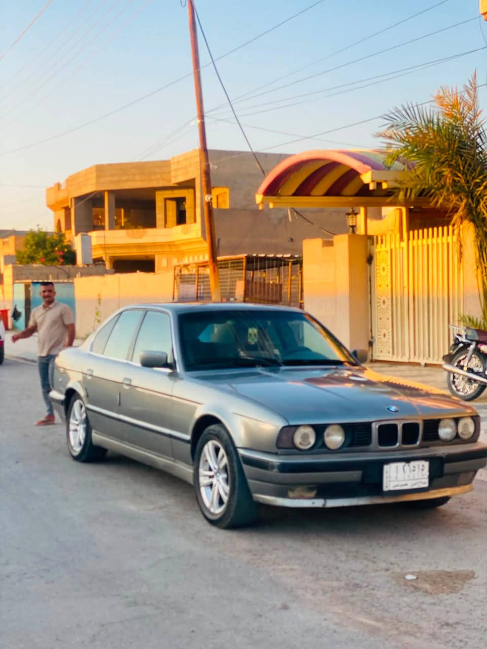 السلام عليكم
BMW525 
موديل 1992 اصل 
محرك وكير بل شرط 
صدر جديد 
تخم تاير وويل جديد 
محرك مسكر عدل المرغوب 
تبريد ثلج تدفئة
كشن كهربائي 
تدفئة تبريد ب كشونة 
تنتة تشغيل عن بعد 
رقم وهزة وسنوية جديد 
جام 4 كهربائي 
سيارة حلوة وجاهزة من كلشي ترايها للبصرة 
السعر 59$ وبيها مجال 
مكاني الدور 
للاستفسار ***********

