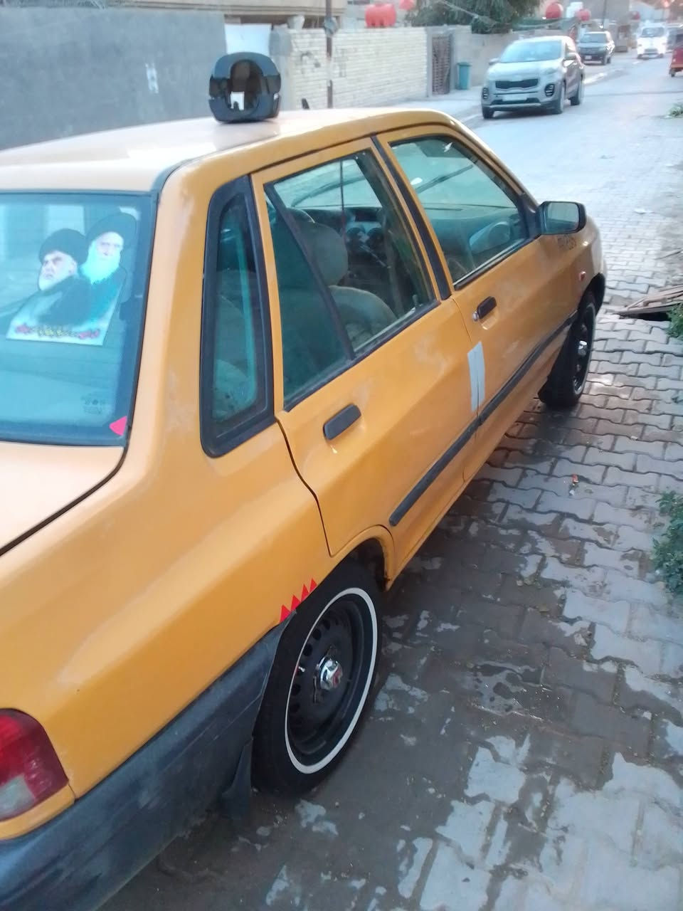 سلام عليكم سايبه موديل 2013شواصي مكفوله تخم تاير جديد صدر جديد 
تبريد ثلج مصفره هيه وغرامه 
دواخه عل شركه سياره عليه دامه 
رعيه بل شعله محرك بي خيط بخار 
سعر 18 مكاني محموديه 
*********** بس وتساب مقفول
