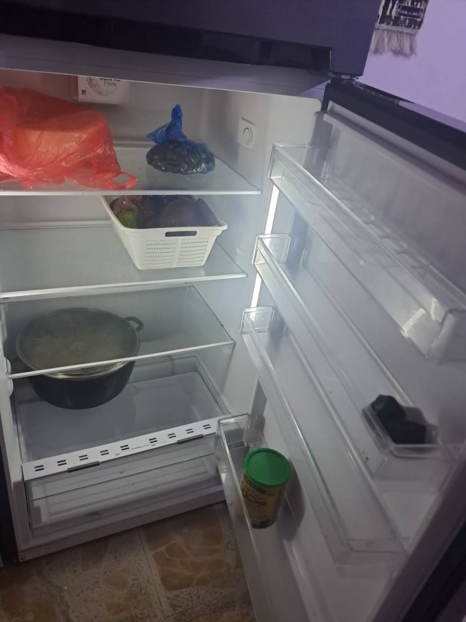 السلام عليكم 
ثلاجة 20 قدم نوعية فستل جديدة مستخدمه شهرين شخط مبيها سعرها ٣٧٥


**إذا كنت صاحب هذا الإعلان وتريد حذفه لأي سبب، رجاءا أرسل رسالة إلى الدعم الفني**