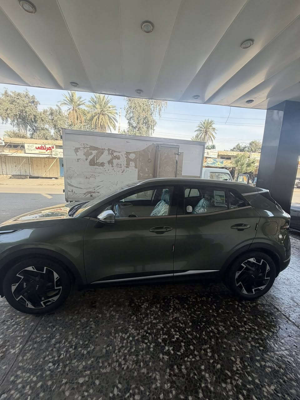 سلام عليكم من رخصت مدير الكروب 
كيا سبورتج 2024 ماشيه 31ألف خليجي مكفوله كفاله عامه
السعر 235 العنوان بغداد الدوره ***********  
غير متواجد عل فيس
