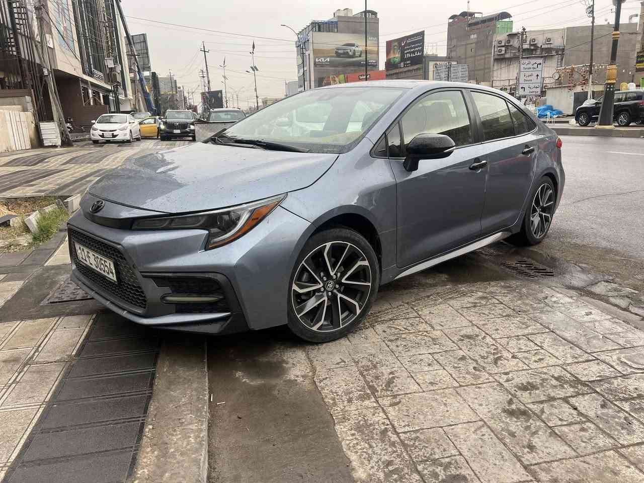 السلام عليكم 
للبيع (تويوتاكورلا)
موديل 2021
رقم بغداد بسمي 
محرك 2000
ماشيه 120 mil
مواصفات  SE
فتحه بصمه رادار امامي +جانبي شاشه كامره فول تحكم 
ظررها چاملغ وبنيد وباقي السياره مكفول جاهزه من كل النواحي اي نقص مبيها السعر
133وبي مجال للاستفسار ع ***********
مكان السياره بغداد السيديه
