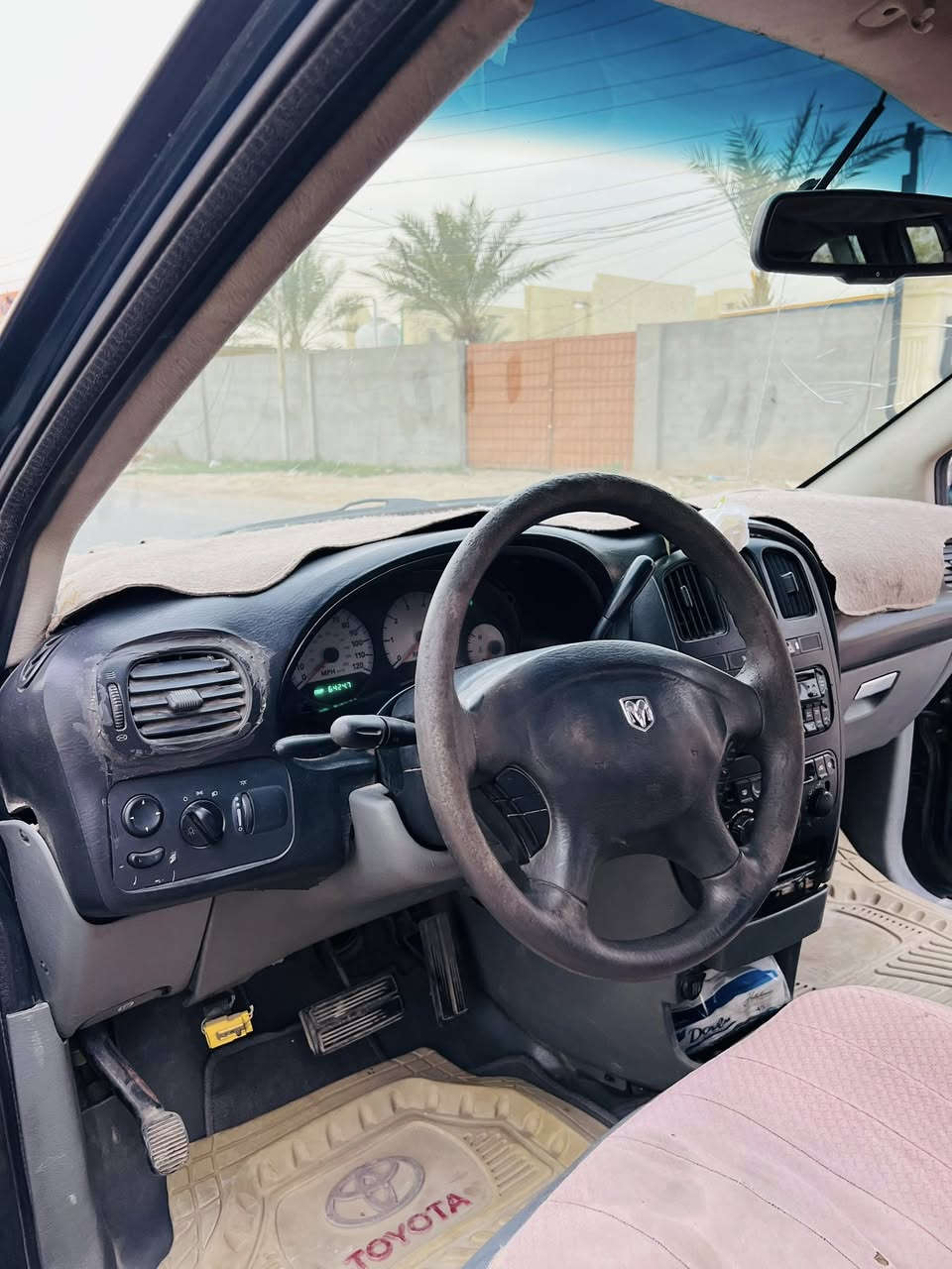 سلام عليكم
دوج كرڤان 

موديل 2007

السعر 60ورقه او بيهه مجال

التفاصيل على هاذا الرقم

***********
