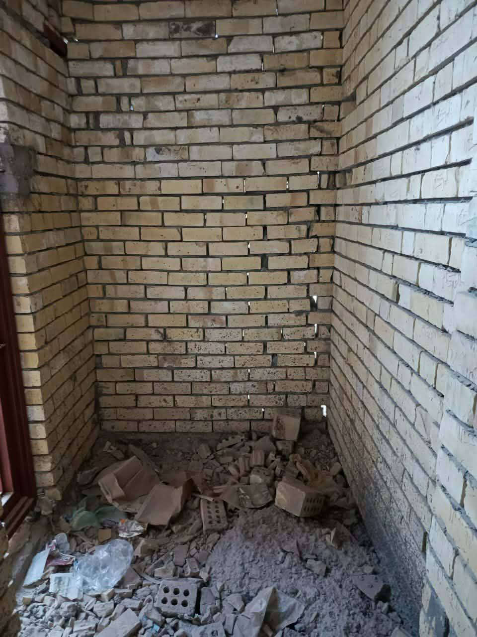 السلام عليكم هيكل للبيع مساحة 100 متر ورة الامام الحر ع بشارع النفوس القديمة بناء طابوك جمهوري السعر 75 وبي مجال قليل الشراي يتصل ويدلل ما متواجد خاص اتصل وبيك خير ودلل ***********
