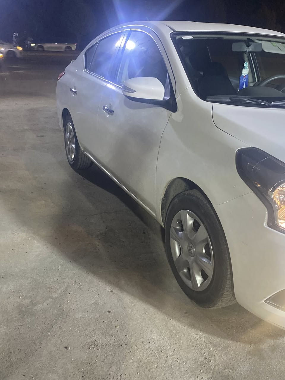 سلام عليكم نيسان سني ٢٤ بيها بارد فقط بالقبق جنطه الحوض مكفول بس قبق جنطه. سياره بسمي بكان سياره بغداد حي جهاد سعر ١١٥ بيها مجال حك جيه هاذه رقمي ***********
