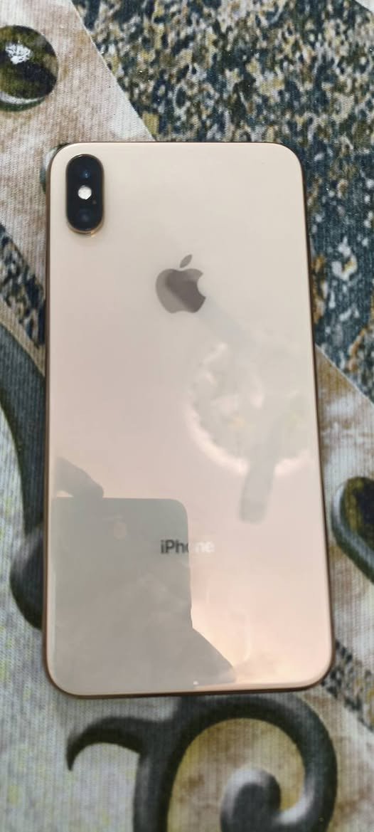 سلام عليكم
للبيع اكس ماكس 
مبدل بطاريه نوعيه جيده تقره 100 
شاشه 3 خيارات 
ذاكره 256 فيس ايدي واگف 
الكامرات بيهن غواش يرادلهن تنضيف 
السعر 150 وبي مجال شراي تفضل خاص 
اتصال *********** // ***********
