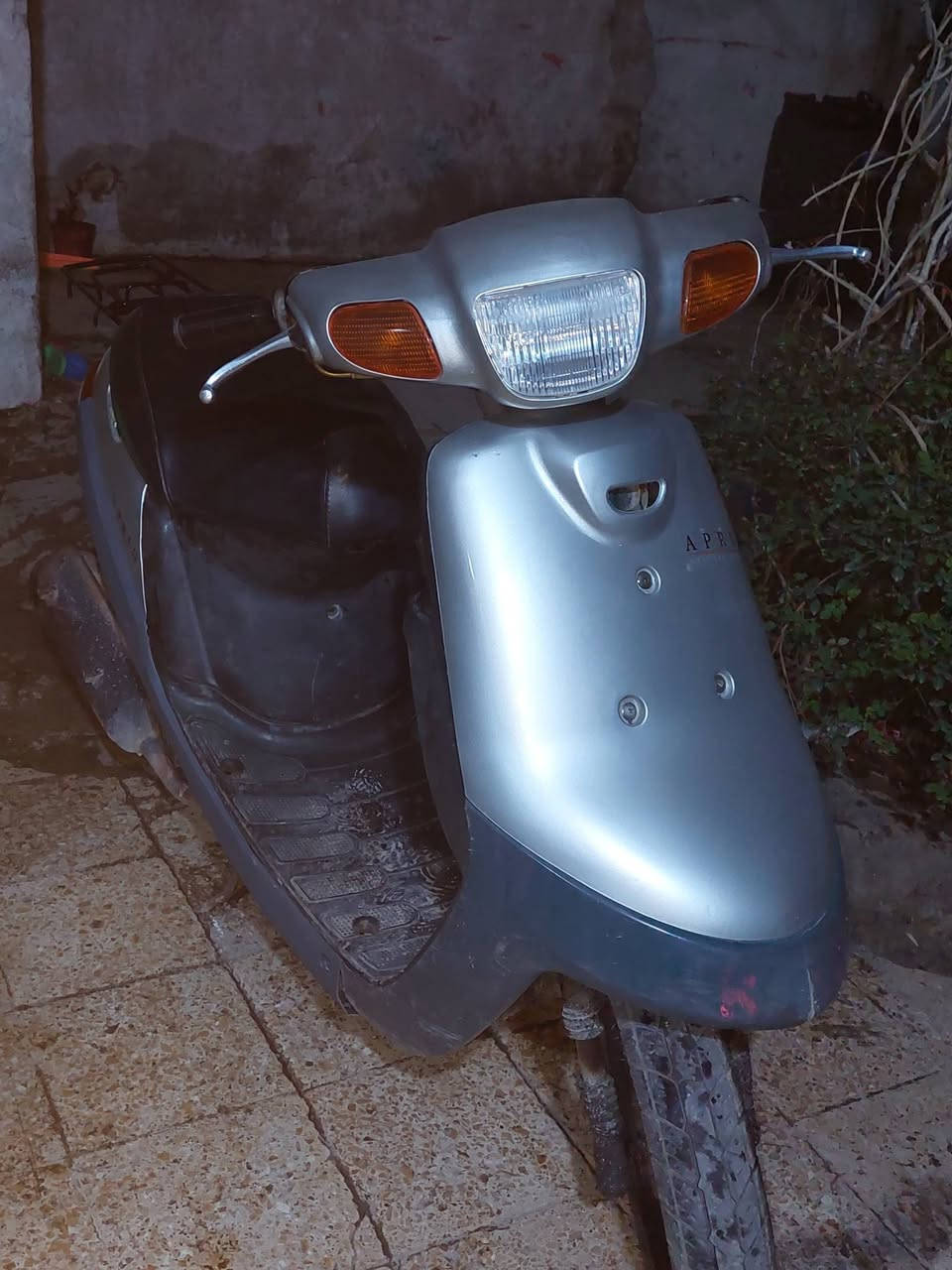 ماطور بوتين معمر مرا واحده ماطور نضيف تحريكه معدل فول اشاير لايت هورن كلها شغاله سلف يرادلو باتري سعر 200 وبي مجال ***********
