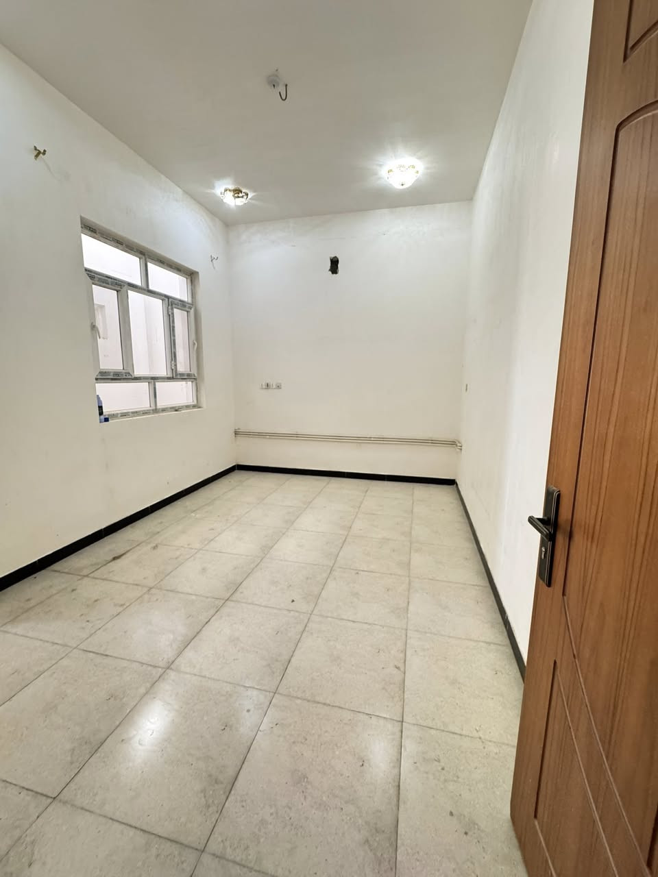 � شقة للإيجار بناء جديد VIP ✨
📍 الموقع: نادر الثانية خلف فاميلي مول
📐 المساحة: 160 متر

تتكون من:
▪️ استقبال
▪️ مطبخ
▪️ كليدور
▪️ منور
▪️ مجمع صحيات
▪️ غرفتين نوم

📞 للاستفسار:
علي عذاب
***********
***********

📍 أو زيارة مكتب الشمري الكائن في نادر الثانية مقابل سكلة صدام
