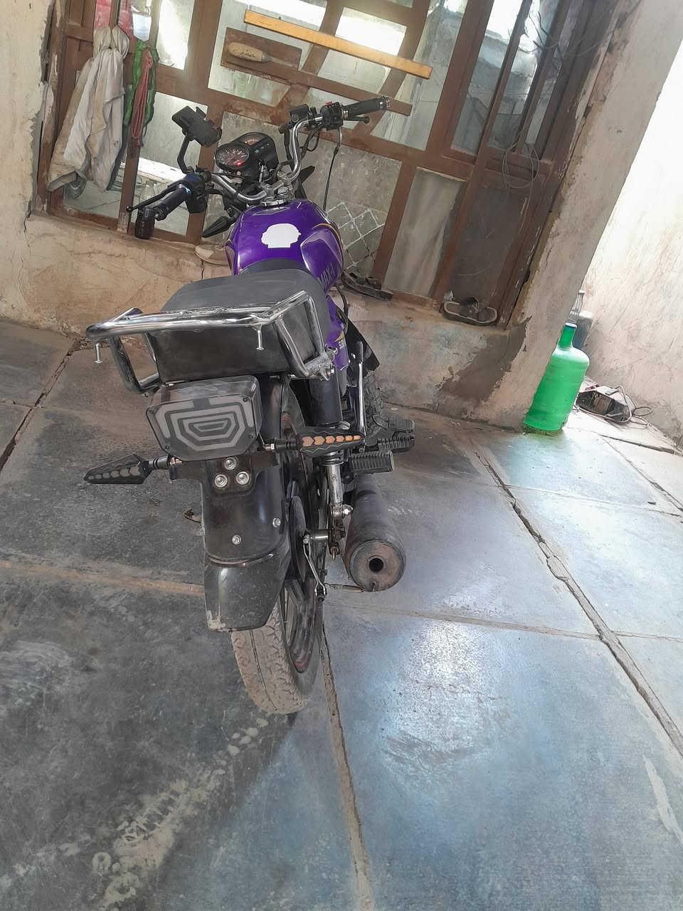 سلام عليكم دراجه جديده أوراقه تفانات بل غسل تملخن اكفلك سرقه وعشاير السعر ٦٥٠ وبيه حك الجيه المكان الزعفرانيه  ***********
