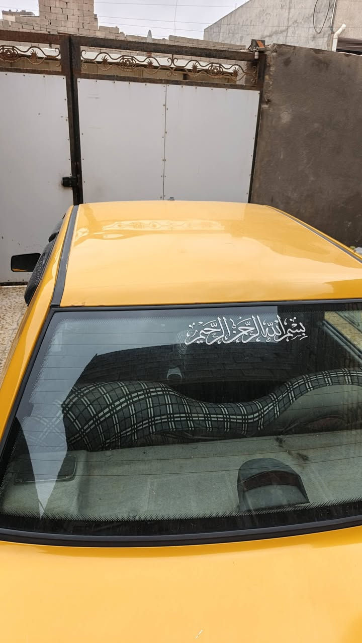 السلام عليكم سايبه موديل 2018 كير ومكينه كفاله تبريد يخبل حداده توه مسويها سنويه منتهيه ب23 غرامات ماعليها بس هيئه 54الف  بس  بيها ضربه جاملغ كدام + زوج تاير كدام جديد الوره نص عمر السياره حلوه وخير من الله سعرها 38وبيها مجال قليل والي يشوفها هواي علي السوك كلشي بي مكاني شط العرب جزيره الشراي يتصل ***********
