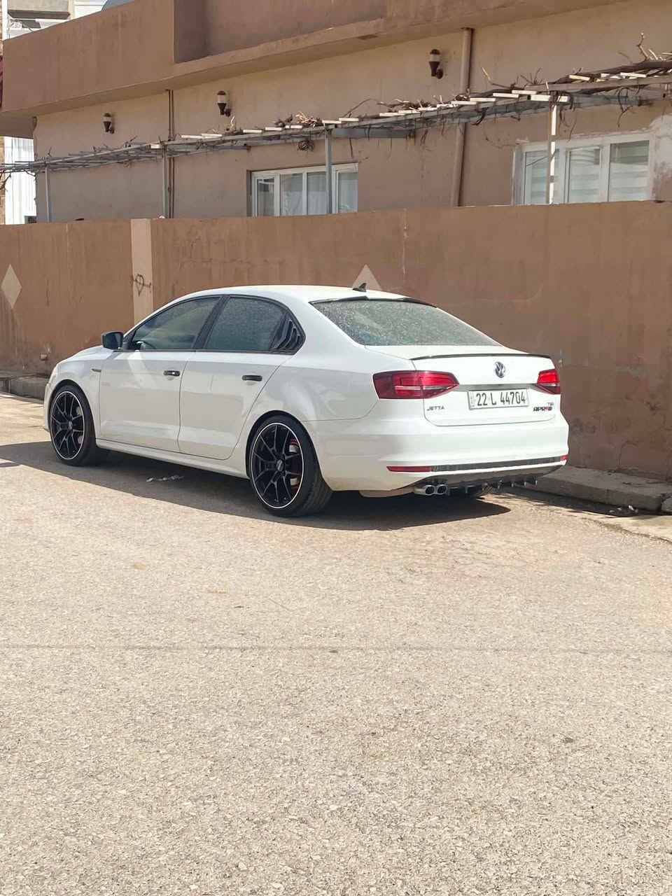 جيتا موديل 2017 محرك 18  توربو ماشيه 98 الف
كير و محرك شرط سنويه رقم هزه  جديد شرط التحويل
4  قطع صبغ بيها 
 مواصفاته فول فقط بدون سلايت
بصمه كشن جلد تدفئة
سعره 110 وبي مجال
عل اي استفسار خابر
***********
***********
