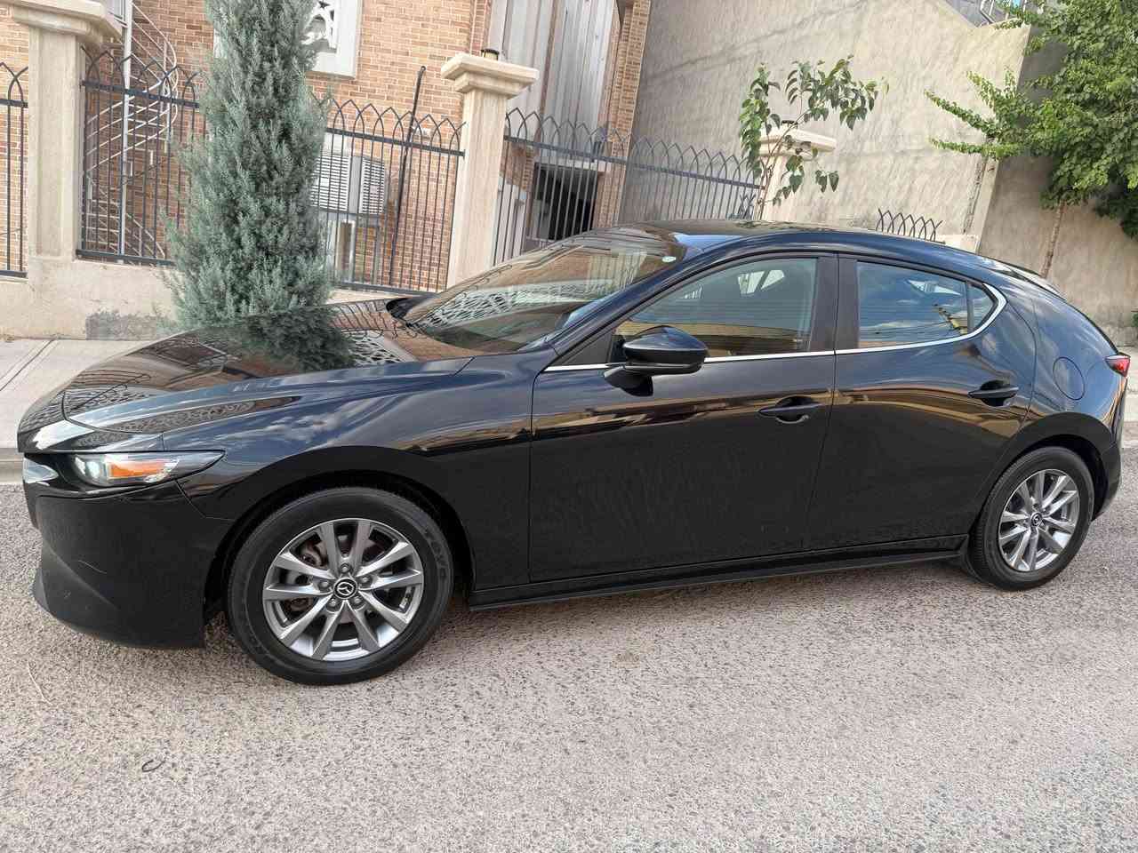 Mazda3 Sport2024
مازدا هاشباك٢٠٢٤موا سه فات سه ليكت مه كينه ٢٠٥ بى توربو بى ده بل اكسل  ٣بارجه ونيو بويا خه بى نا و كرتنو شانصى  به س بونيدى  ده عمه اوانى تر كليره  ٢٨٠٠٠مايل 
M1 PAKM2R1700362
118مه جاليكى برا يانه  روشتوه
*********** السليمانية, العراق
