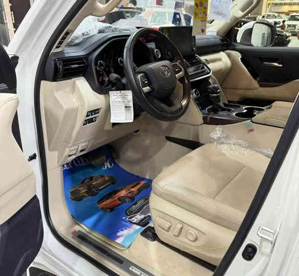 سلام عليكم لاند كروز 2024 ساز سياره فول واحد علا GXR لمتد فول ماشيه 3 تلاف زيرو سياره التصال علا الرقم التالي ***********
