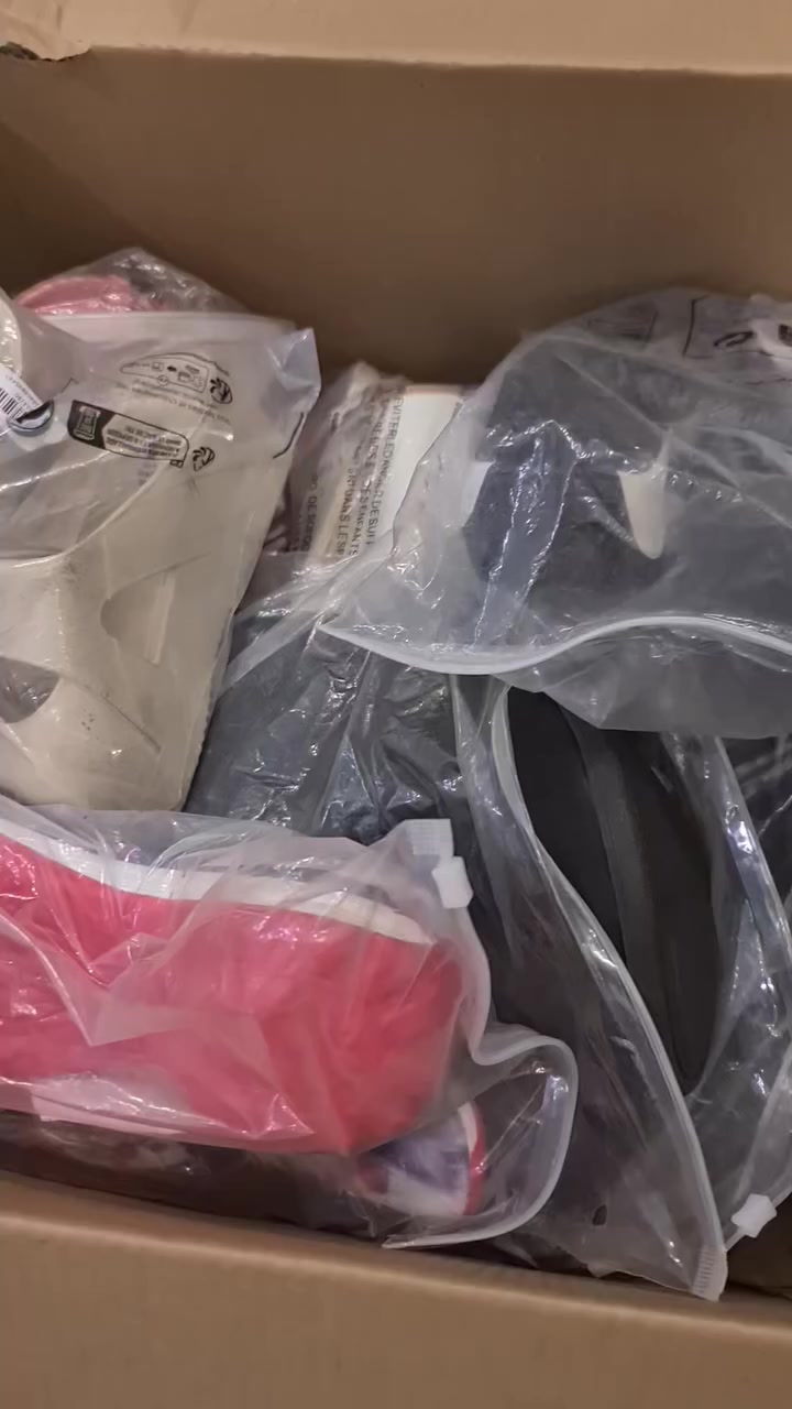 شلعت أحذية وشحاطة وجركز نسائية36 قطعة جديد شي ان ومكس وامزون تابع الفديو والصور. السعر 100 الف مع التوصيل خاص او على الرقم ***********
