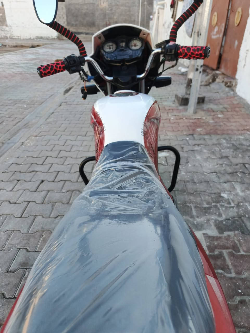 سايم جديد موديل 2017 جاهز من كل نواحي مابي كل نقص كله شغال محرك مكفول مامفتوح مكاني رمادي تاميم السعر (800 ) الاستفسار ***********
