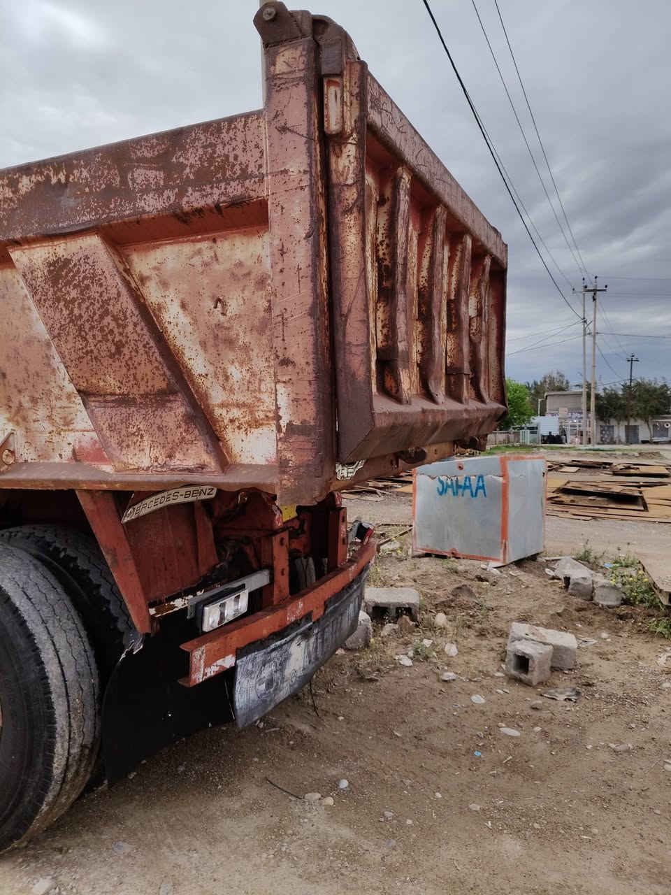 سلام عليكم سياره للبيع موديل 81 مكينه 128 سوبر شايلين السوبر منها مكينه بعدها ع الشركه مامفتوح بيها برغي مابيها قطره بخار شرط الفحص كير كفخ 4×4 مكفول لاصوط ولا تفليته اكسل مكفول البودي شوف العين نصيف كلش قماره شوف العين بيها خياس قليل بالكاعيه سياره كاملة شغاله مكان السياره ديالى شهربان سعرها 10 مليون بدون رقم ماابيع الرقم وياها نطيك كوم حديد ***********
