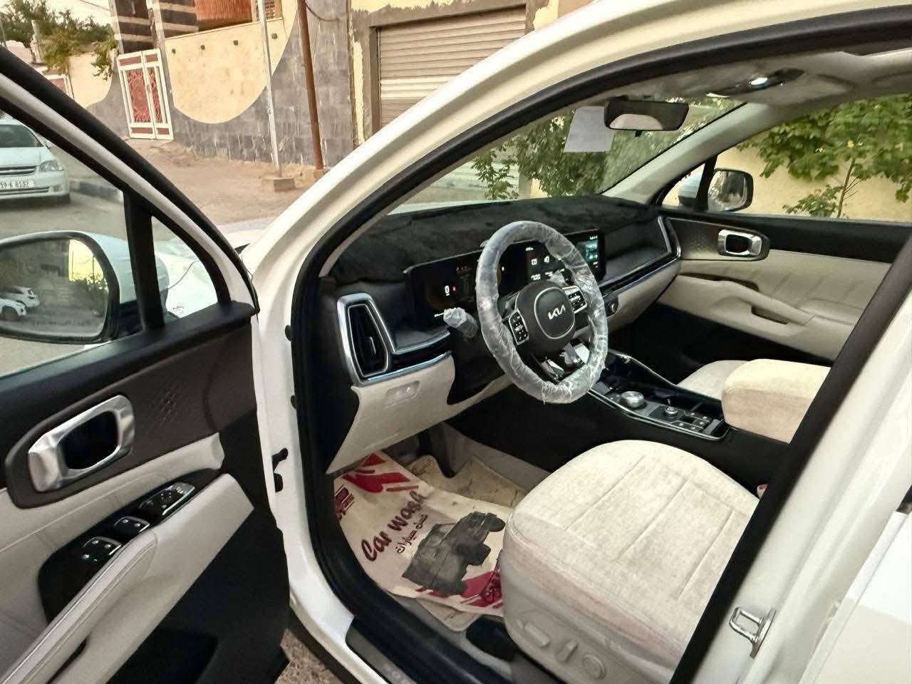 سورنتو 24 فول مكفوله من رصعه وشخط وكلشي كربلاء السعر 300 وبيها مجال 
***********
