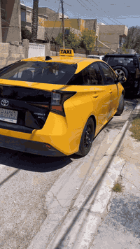 للبيع تويوتا بريوس موديل 2022 هايبرد بجم كبس فول مواصفات XLE رادار اما...