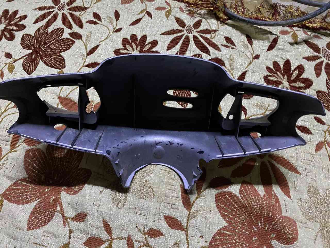 سلام عليكم 
درع كامل مال بزون للبيع
النضافه كدام عينك
اليريده يتواصل ويايه خاص
او هذا رقم ***********📞

