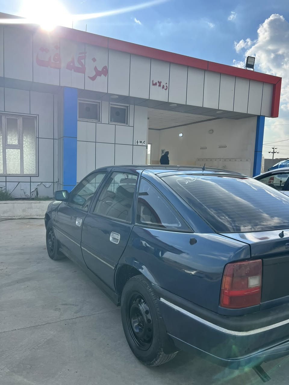 فيكترا
موديل 1992 توماتيك گير محرك جديد جديد
بو جانييي بس به خ كري بي ضربه ب شرط 
2 ورقه خرامهً سه رن تحويل وكاله ب شرط
سعر 35 مجال ***********
سياره يال دهوك
