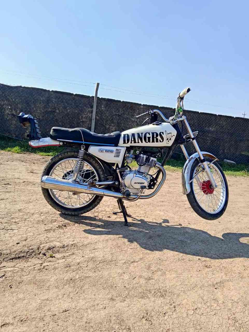 سلام عليكم انتنس للبيع مكفوله اوراق شاصي23ارشا ولباقي 25 دراجة شلعه ونشاطه ومعدل فول تجي تفحص بيدك وتاخذ سعر700وبيه مجال 
مكاني ابو غراق  ***********
