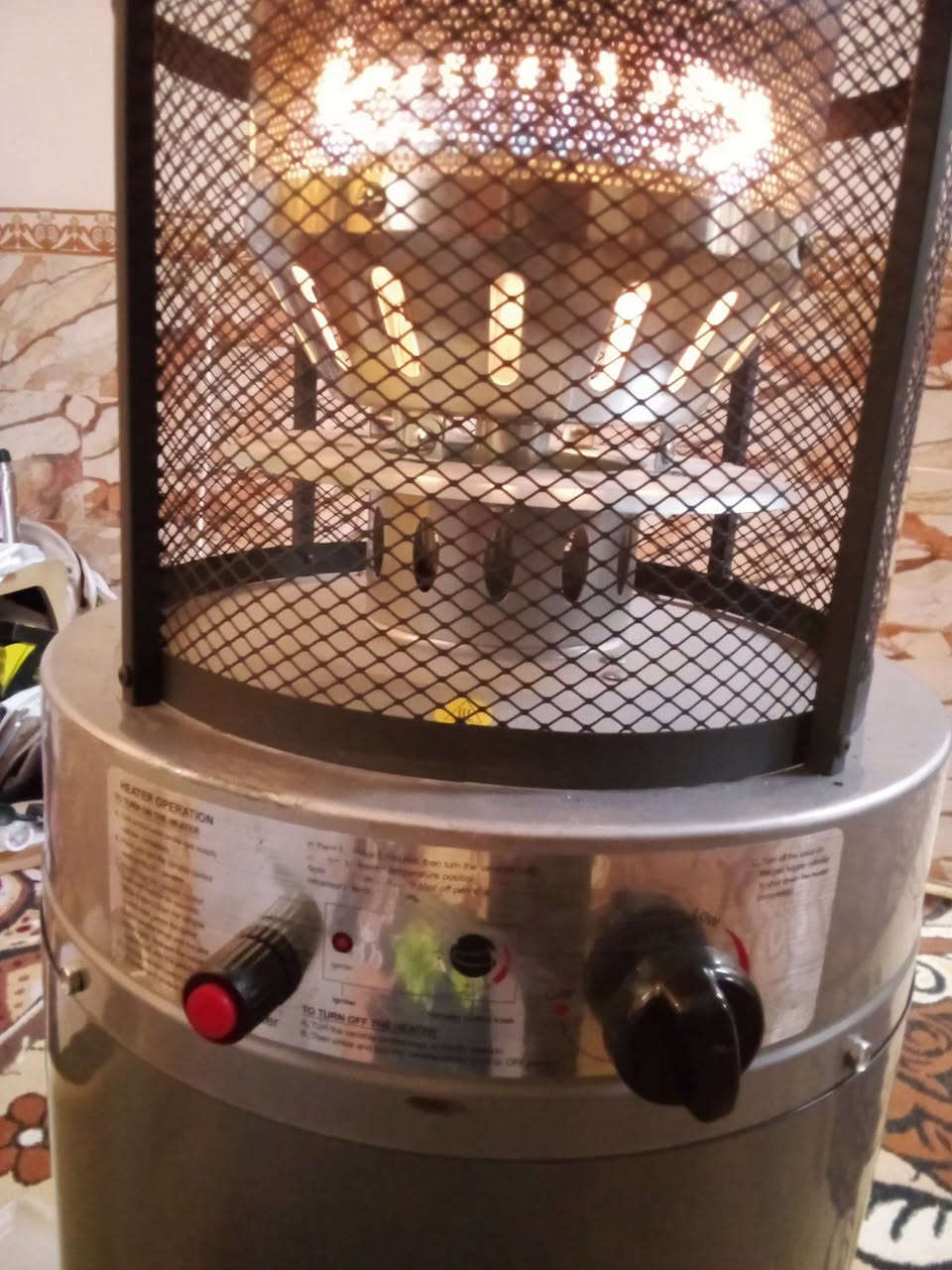 السلام عليكم..صوبه غازيه ضخمه استعمال قليل يحتاجوهه اكثر شي المطاعم والكوفيات والمضايف ماخذه ب 300 ورايده ب 200 وبيه مجال للاستفسار واتساب ***********
