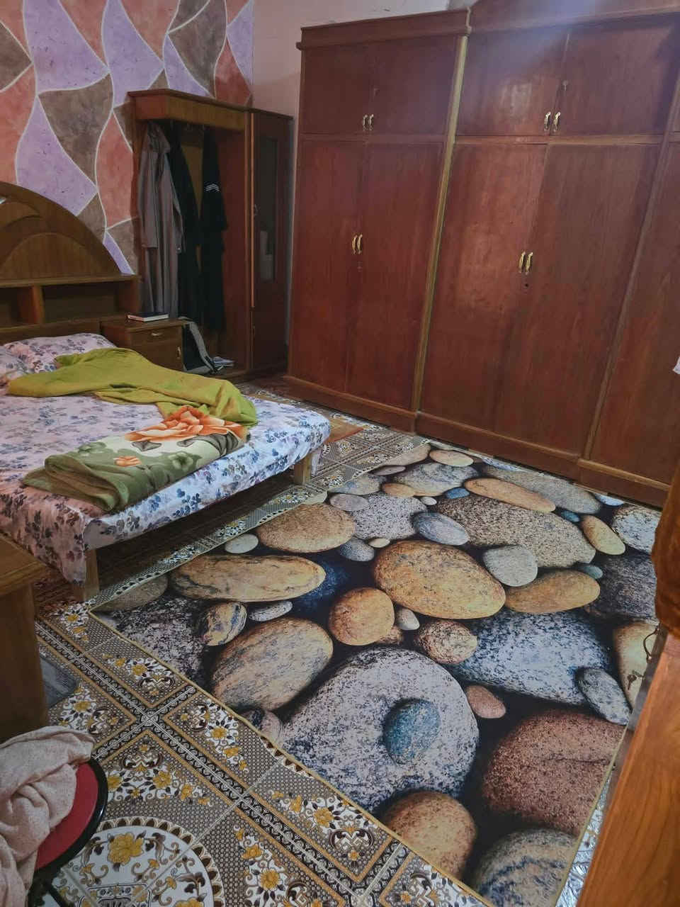 مشتمل مساحته 100 متر مربعة + قطعة مساحته 100 مربعة العنوان كوت الجديدة شارع الأقواس للإستفسار ***********
