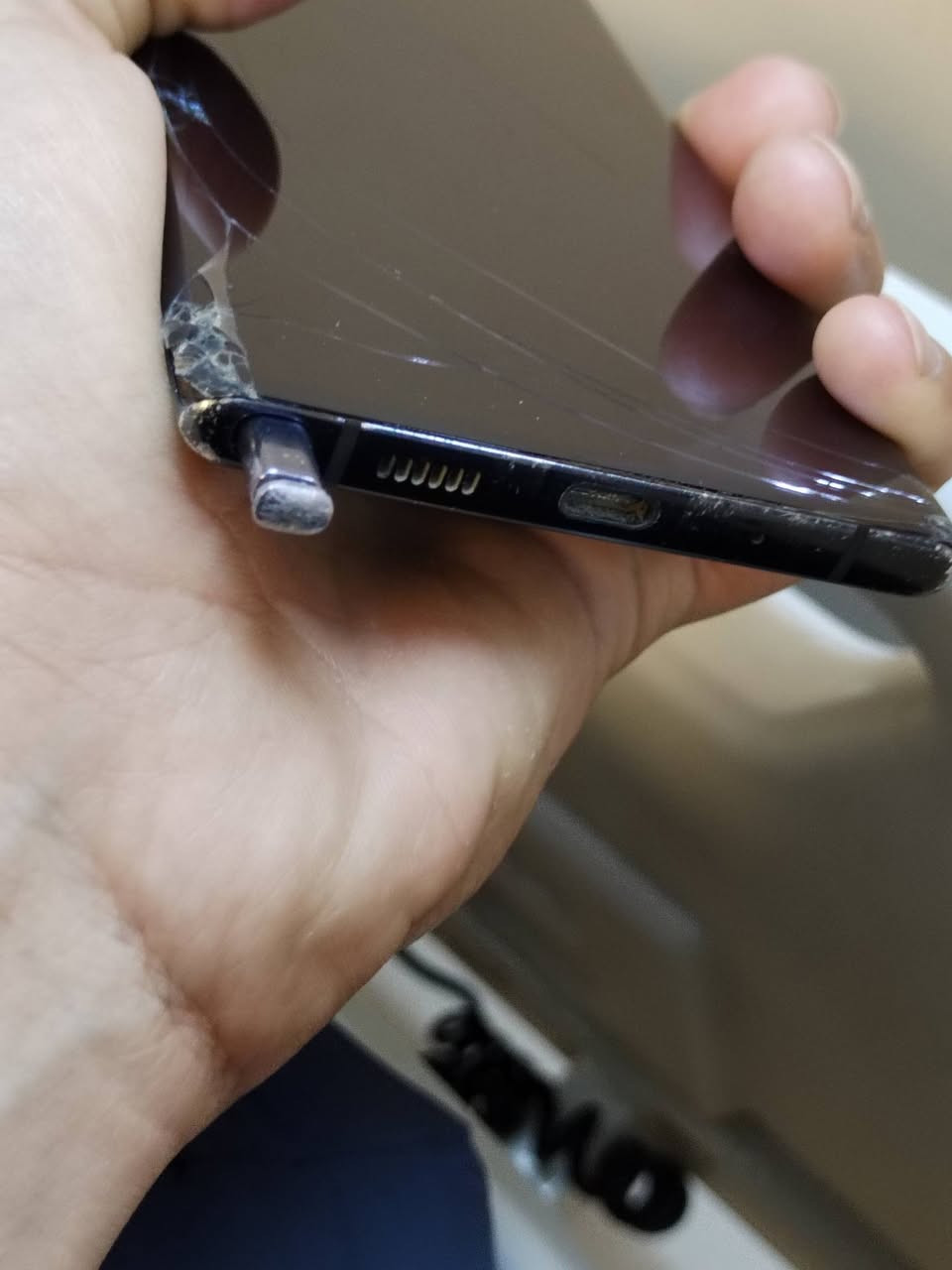 سامسونك نوت 10بلاس
سامسونك نوت10بلاس 
ابو القلم
 بلادي وشغال كامل 
يحتاج شاشة فقط

عندي فيديو خليت البورده مالته على غير جهاز نفسه وشغال كامل وفحصته وفرمتته ورجعتهه 
من تجي اشوفك الفيديو 
يعني بس تشد مفرمت وكامل

ذاكرة256 عشوائية12

المعالج:
م Exynos 9825 تكنولوجيا 7 نانو

بالبـوبـجي فوول 

شحن تايـبـسـي 
سماعات ستيريو كامرات زلال 

بصمة اصبع مدمجه بالشاشة 
+بصمة وجهـ

جهاز بلادي وكله شغال مال بيت 

بس وكع وحتركت الشاشة
 يحتاج شاشة فقط
  جهاز راقي ومعروف 

للبيع او مراوس
 شعندك نزل او تعال خاص
 او اتصل وعيوني الك 

العنوان كربلاء
 هـ***********
