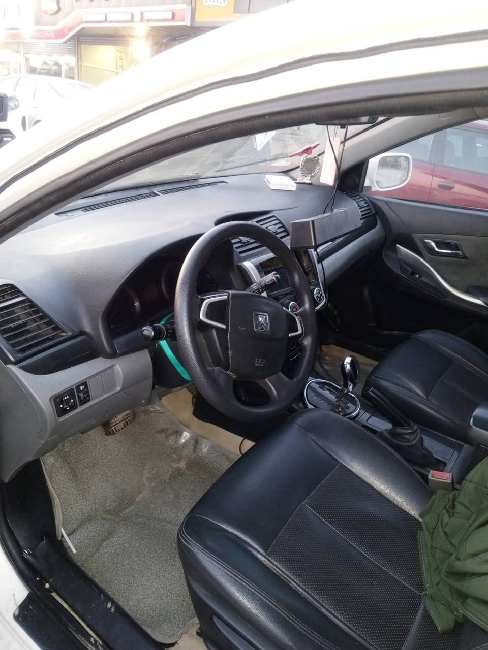 السلام عليكم سايبا اريو موديل 2018بأسمي تحويل ثاني يوم رقم مثنى مشروع وطني سعرها55وبيها مجال مكان السيارة بغداد حي الرئاسة استفسار أكثر اتصل وبيك خير وتدلل***********
