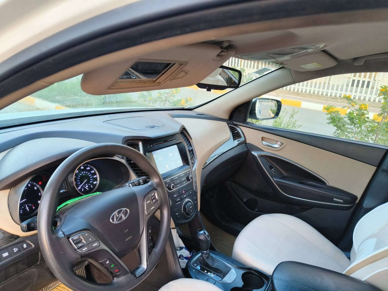 سنتافيه 2017ماشيه 65وارد امريكي ضرر بنيد فقط مكفول من الصبغ تبديل نفس الون مامصبوغ مكينه 4 مامفتوحه  سياره جديده غرفه لونين جوزي وبيجي شاشه كبيره  جاهزه بيع اومراوس سعر153 بيه مجال تحويل ثاني يوم مكاني ناصريه ***********
