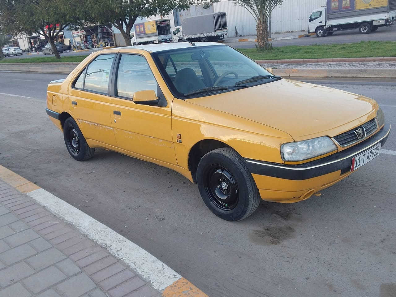 بيجو موديل 2016 مكفولة من الاضربه وتبديل بيها صبغ شويه بل بنيد وشويه بل داير الخلفي فقط مكينه وكير وتبريد صدر جدد تخم تاير جدد سنويه ورقام هيئة جدد مصفره كلها تحويل مباشر السعر 42 وبيها مجال مكاني بغداد ***********.         ***********
