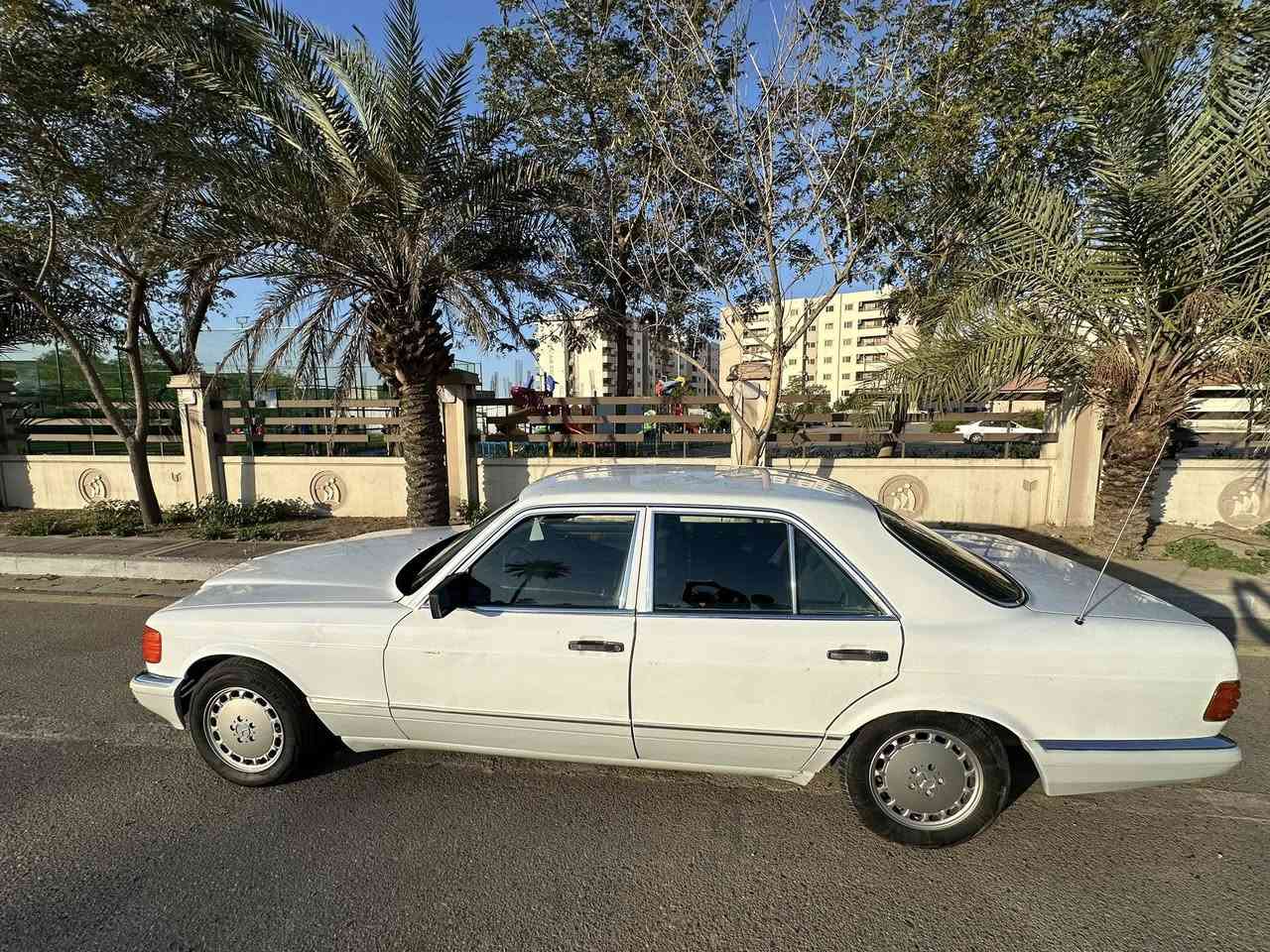 سلام عليكم مارسدس 300se موديل 1987 مسجله 1986 رقم بغداد بسمي سنويه لل2030 مكينه كير منضومه تبريد منضومه بانزين قبل فتره كلهن بدلتهن مال وارد كهربائياتها كلهن شغالات حتى جطل مابيها تخم تاير وتخم ويل هم مبدله جديد بيه نقوصات بسيطه السعر 60$ وبيها مجال كلش قليل بعد مشوفها يعني انزلك مال نقوصات 
عنواني بغداد/ كربلاء/ اربيل 
***********
