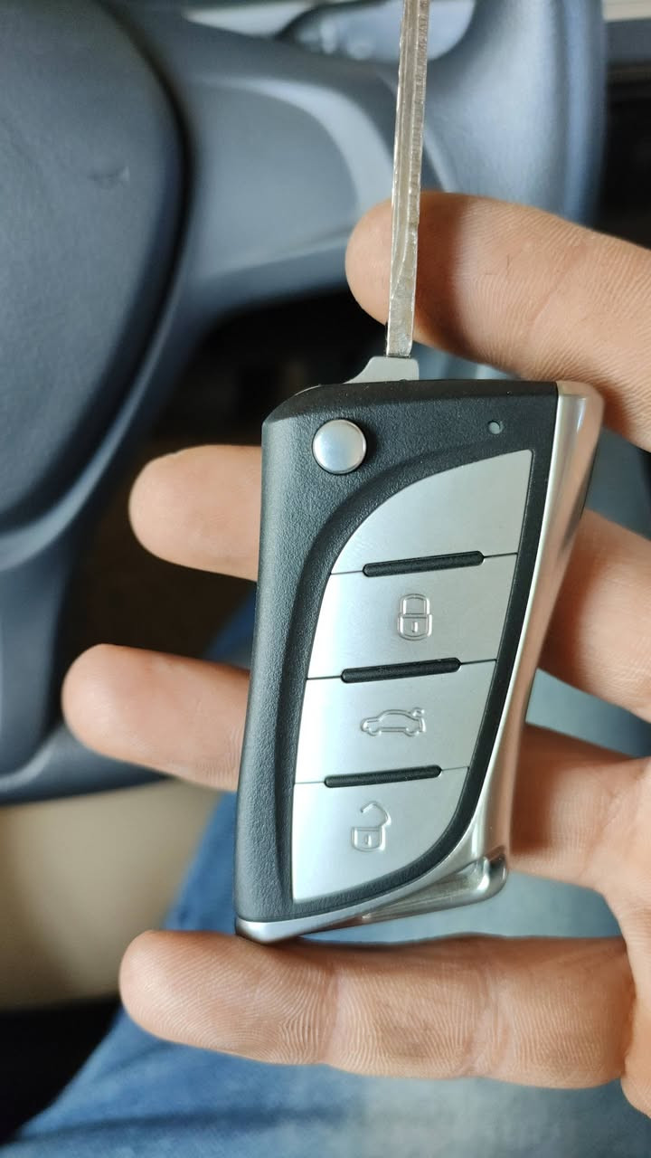 #_تنوية
تم انتقال محل #_مفتاح_الامان الى مدخل شارع الاميرات داخل مربع العلوه مجاور غسل السيارات.

ربط #سنتر_لوك 

ربط #شاشات_اندرويد لجميع السيارات

نسخ جميع #المفاتيح

إضافة #بصمات

ربط #مسجلات

ربط #لايتات و انارة الداخلية

كشف اعطال السيارات

فتح السيارات المغلقة

صيانة جميع الجوزات 

عمل مفتاح بدل ضائع

حياكم الله

#مفتاح_الامان 

#ناظم_***********
