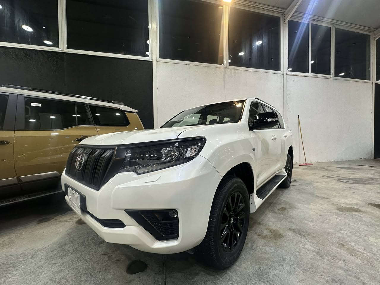 PRADO 2023 TXS 🎌 SAS 
برادو 2023 🎌ساس 
مقاعد كهرباء 
ثلاجه 
فتحه سقف 
كفالة عامة ✅
عداد المسافة المقطوعة 21000 k/m 

📍بغداد شركة ابو ظبي چكوك قرب بوابة الكاظمية 

0771 811 1145

0781 844 4044 📞
