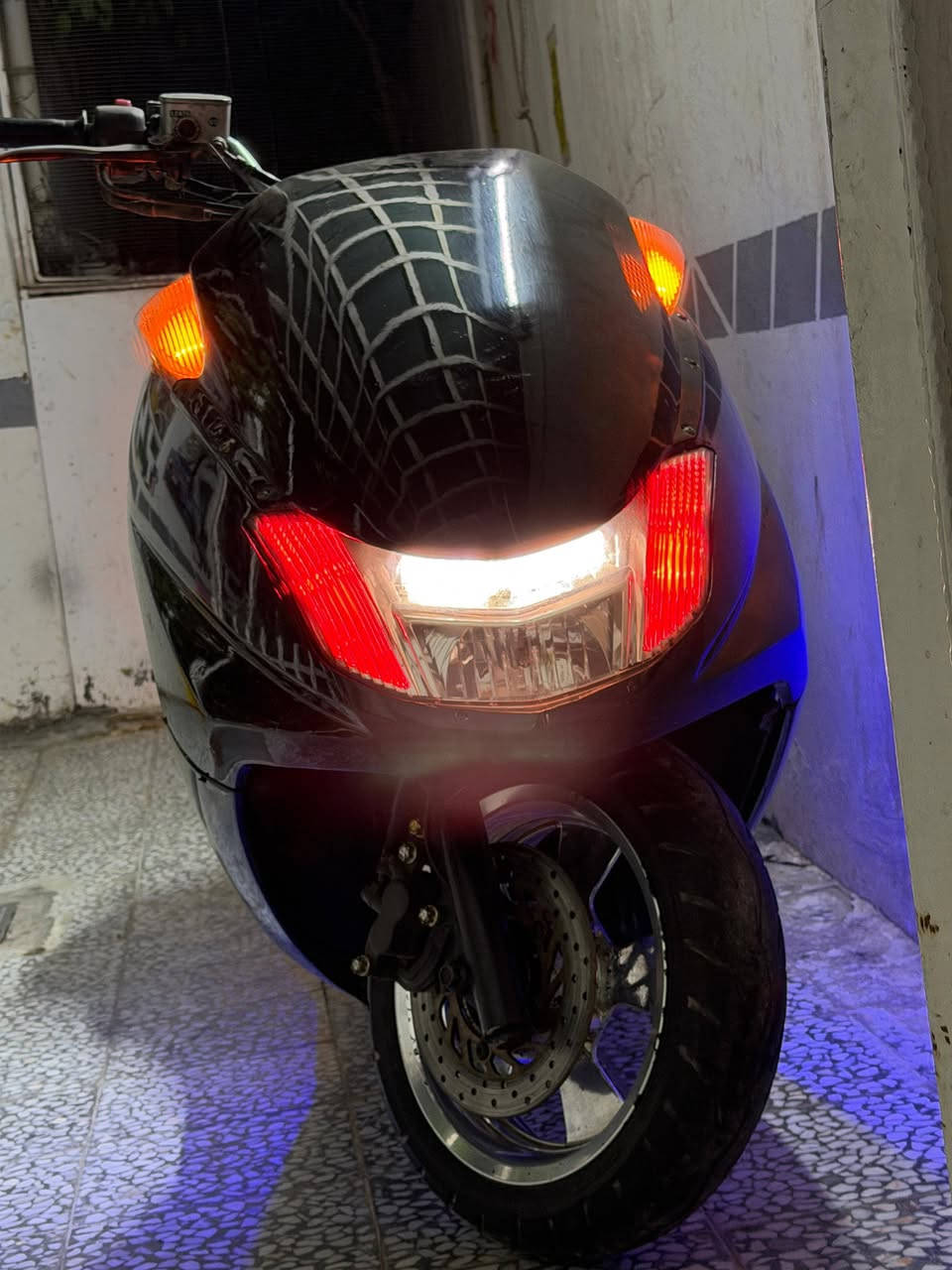 سلام عليكم ماكسام للبيع شرط الكفاله من الطول لطول اشاير لد طوك نيكل وجي البومه ويل نيكل مكينه ماممدوده عليه سبانه دراجه ماشيه 25 
السعر 1350 للاستفسار ***********
