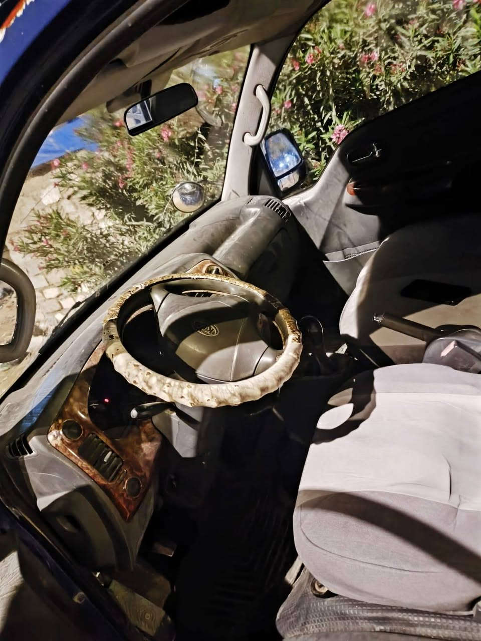 سلام عليكم 
كيا بنكو للبيع موديل ٢٠٠٨ بأسمي بلاديه وما متعوبه استخدمها فقط بالسنه مرتين السعر ٧٥ ورقه للاستفسار ***********
