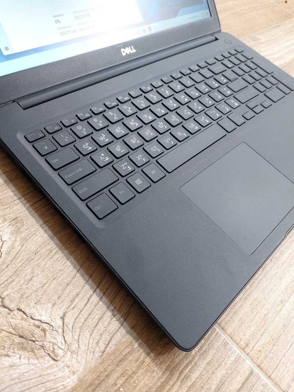 لابتوب  Dell Latitude 3500 Ci7 8th
شاشة حجم كبير 15.6 مع كارت شاشة منفصل نفيديا خارجي حجم 2GB 
مع كارت شاشة منفصل خارجي ٢كيكا نفيديا 
بمواصفات مناسبه للتصاميم والبرامج الهندسية والمكتبية  والحسابية والتصفح والأمن السيبراني  .
بسعر ٣٤٥ الف دينار عراقي 
Cpu Ci7-8565U جيل ثامن 
Hard 256GB nvme قابل للتطوير 
Ram 12GB ddr4         قابل للتطوير 
VGA 2gb nvidia mx130 خارجي 
15.6 screen 1920x1080 FHD
Back-light Ar-En
Charger dell شاحن اصلي 
يمكن للزبون فحص اللابتوب وتشغيله والتأكد من المواصفات قبل الاستلام  اللابتوب.
نسبة النظافة 95%
ضمان لمدة خمسة أيام للفحص في حالة وجود خلل مصنعي تستبدل بنفس الموديل حصرا 
عنوان المكتب بغداد شارع الصناعة مجمع الرياش مكتب اليسر للتواصل والحجز ***********

