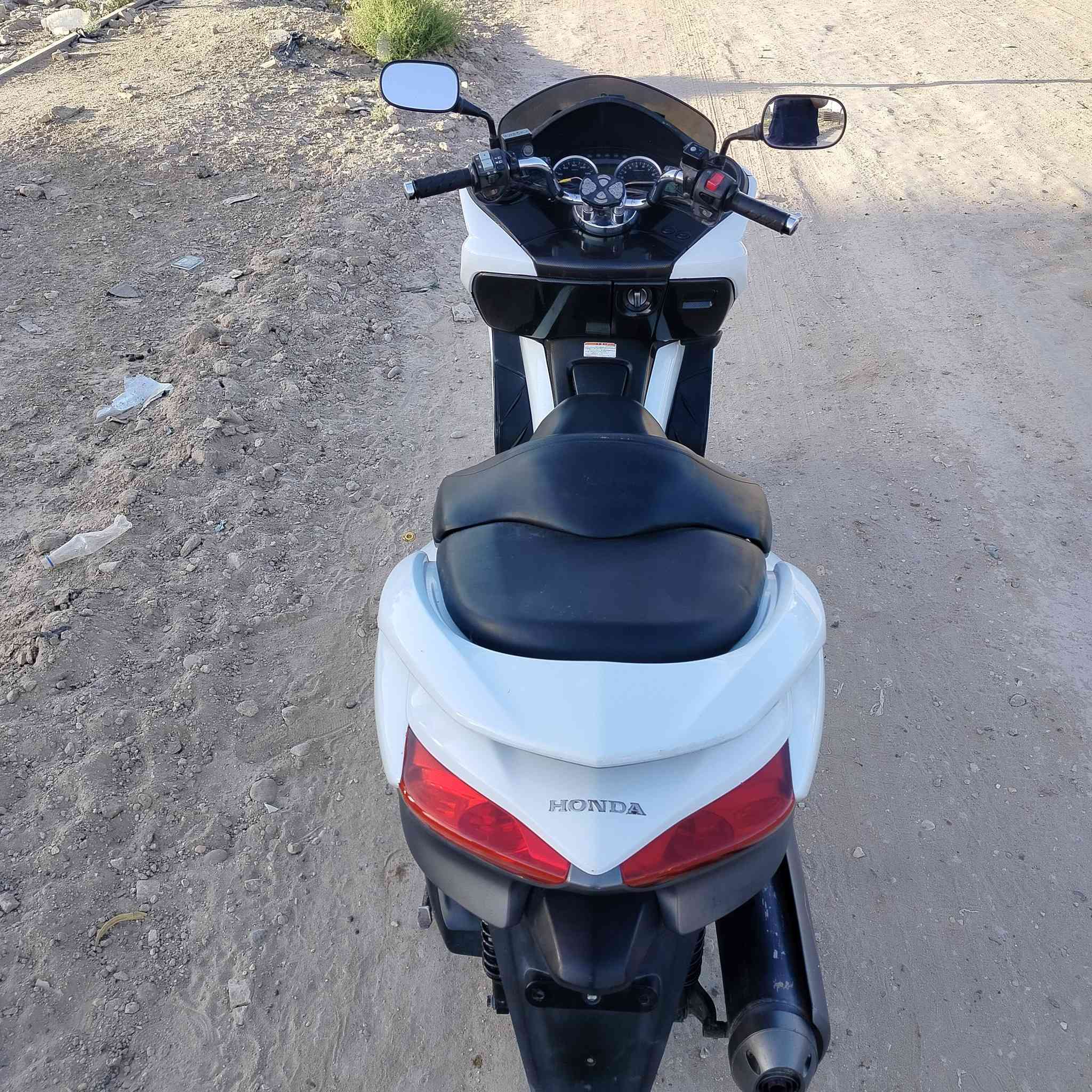 السلام عليكم
Honda forza mf10
 دراجة فورزة صفر عشرة
الدراجة فول مواصفات MB3 تدفئة بل يدات 
جي بيس 
الدراجة نظيفة كلش من كفرات ومن محرك ومكفولة  زوج تايرات جديد كفالة عامة
مكاني بابل الحله 
سعرها مليون و 800 وبيه مجال الطيبين 
للأستفسار الاتصال على الرقم
او عبر الواتساب
***********
