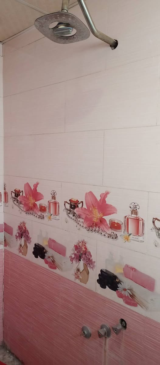 السلام عليكم
مشتمل طابق ثاني للايجار 
مساحه 120م

مطبخ صحيات صاله غرفه نوم صطح كبير خط مولد ماطور ماء نظيف 

مكان حي الاعلام قرب تقاطع درويش 

سعر 400
واتساب ***********
