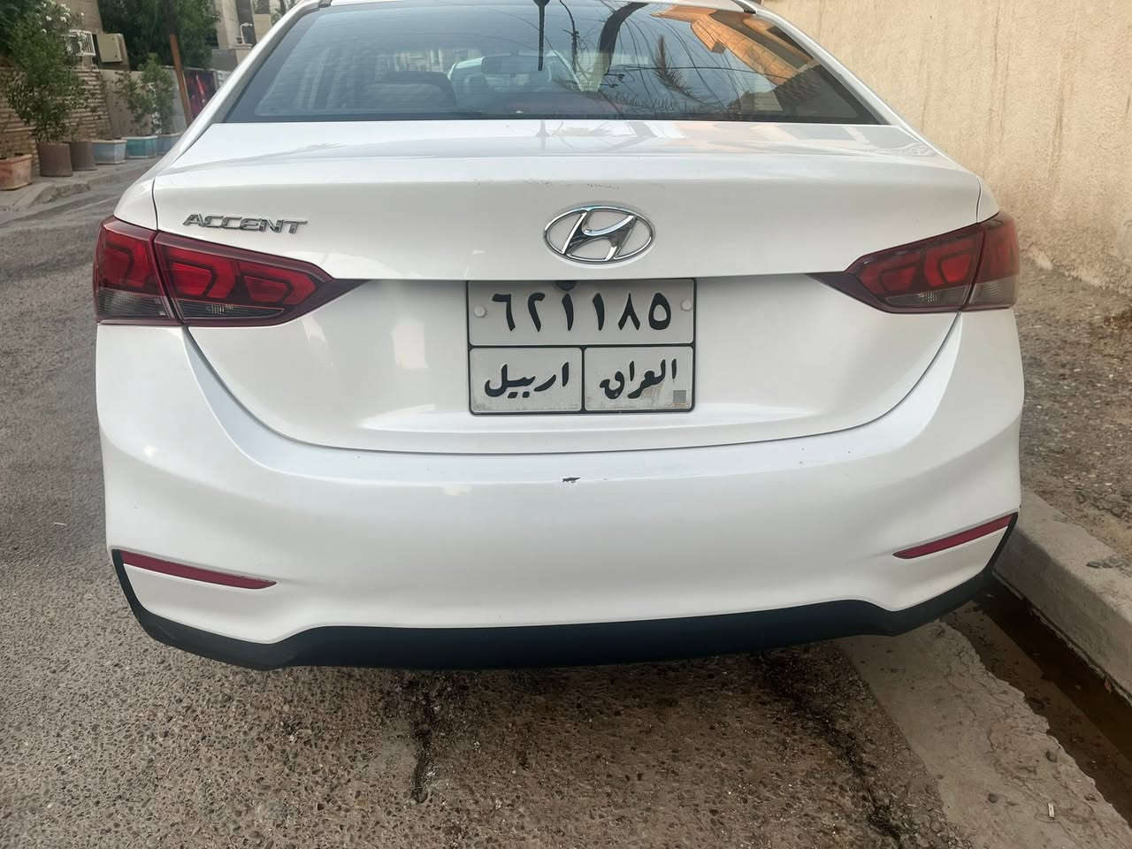 اكسنت 2019 وارد امريكي بيها 3 قطع ونص صبغ بدون دواخل  سيارة جديدة كير محرك صدر تبريد جديد محرك 1600gdi
ماشية ٨٨ الف كيلو
تحويل مباشر 
السعر 98 وبيها مجال جداً بسيط مكاني بغداد
***********
