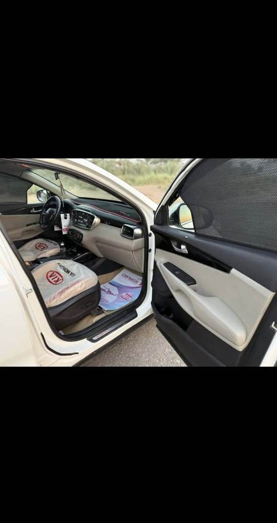 السلام عليكم 
سورينتو 2020 خليجـي فـول مواصفـات عدا الفتحـة 
- بصمة ، جلد ، شاشـة كبيرة ، دبل شباك 
6 سلندر ،گيـر 8 نمر  تخم تايـر جديد،
 الرقم الدولـي الجديد ، السنوية مجددة لسنة 2031 ( بأسمـي ) 
- السيارة بيها تجيـه خفيفه + مصبوغـة عام 
السعــر ( 180 $ ) وبيهـا مجـال بسيط 
لـلأستفسار : *********** Singapore
