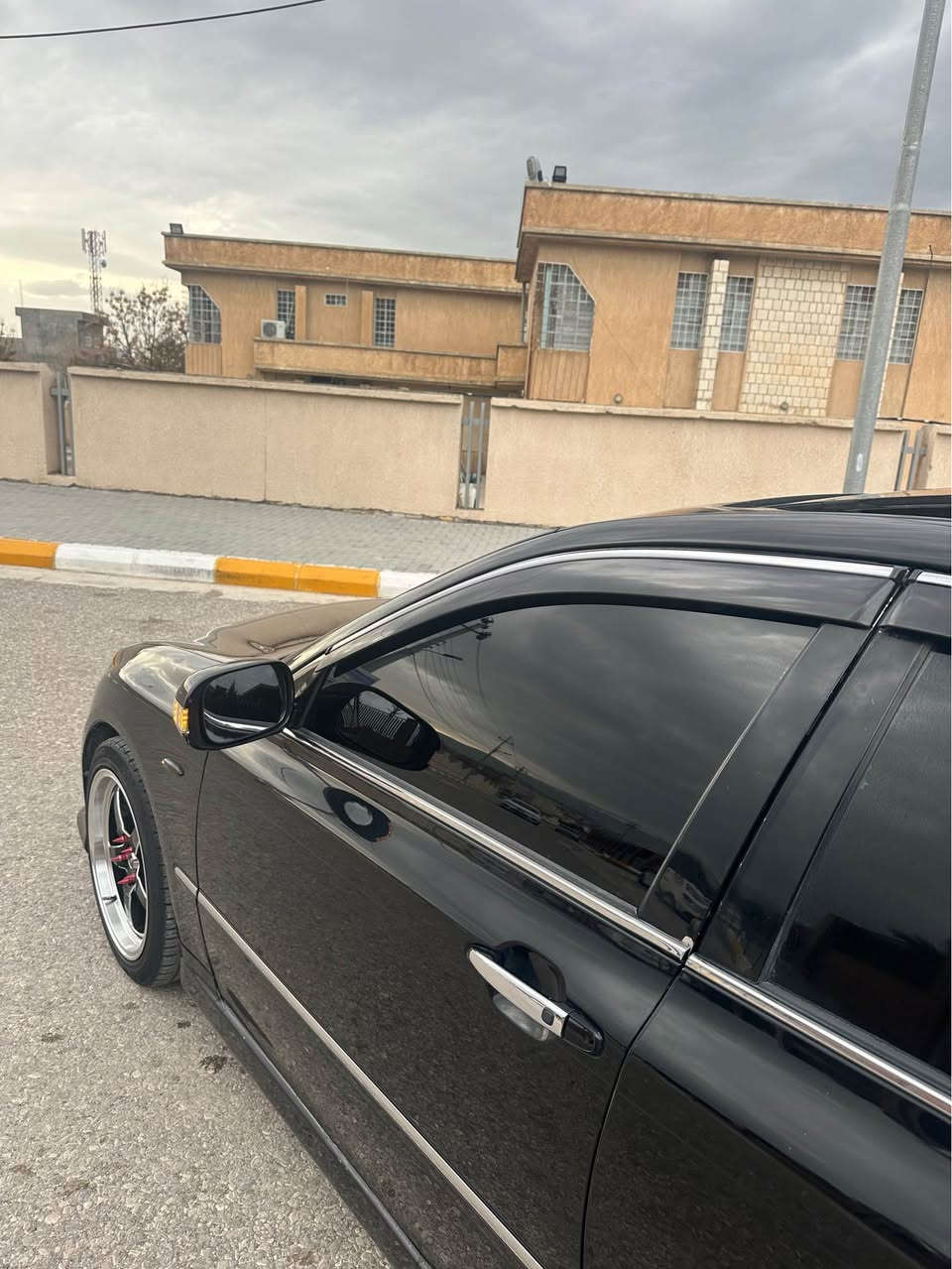 بەناوی الله 
شاهینە ساخ ١٨٤ فوول ٢٠٠٨
گێڕ و مەکینە لۆک بێدوکەڵ 
سڵاید
جڵد
هیتەر
تەبرید گەرم و سارد بەشەرت
دەژبڵ و دکتی هەواکانی لۆک لۆکە
ئاوێنە ئیشارەت
دەبڵەکانی تۆمسە بەرزو نزم دەکات و زۆر نەرمە
تەقەو ڕەقە بەشەرت 
ڕۆن و هایدرۆلیک کۆڕاوە
٤ تایە و ویل ئیمڕۆ بەستومە بۆی ٢٠٢٦
دەژبڵ بیلاد هەوای بەرقاچی هەیە
تاقم بڕخووی وێڵد 
مکەبەرەکانی سیستەمی بۆسە
زینۆن و عەدەسە 
ئاوێنە ئۆتۆ 
چاڵ و شووختی نیە
بەسمەی بەسراوە و درگای عەکس کراوەتەوە 
هەموو گیانی بەشەرت و لە گلۆپێکیشی نەقس نیە 
تکایە بۆ خەلەل تێل مەکە بە مانای کەلیمە لۆکە
***********
واتساپ و ڤایبەری لەسەرە
نرخی ٧٩$ (سەر شانەکانی بۆیاخە) 
موسو بڕاوە بەشەرت حلبجة, السليمانية
