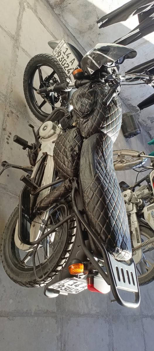 دراجه بوكسر جبلي للبيع
دراجه مكفوله وكامله اي نقص مابيها
 اخت الجديده
رقم وسنوية موديل 21 
السعر 1800وبيها مجال 
عنواني البصره شارع الطاك
للاستفسار الاتصال على الرقم 
 *********** البصرة, العراق
