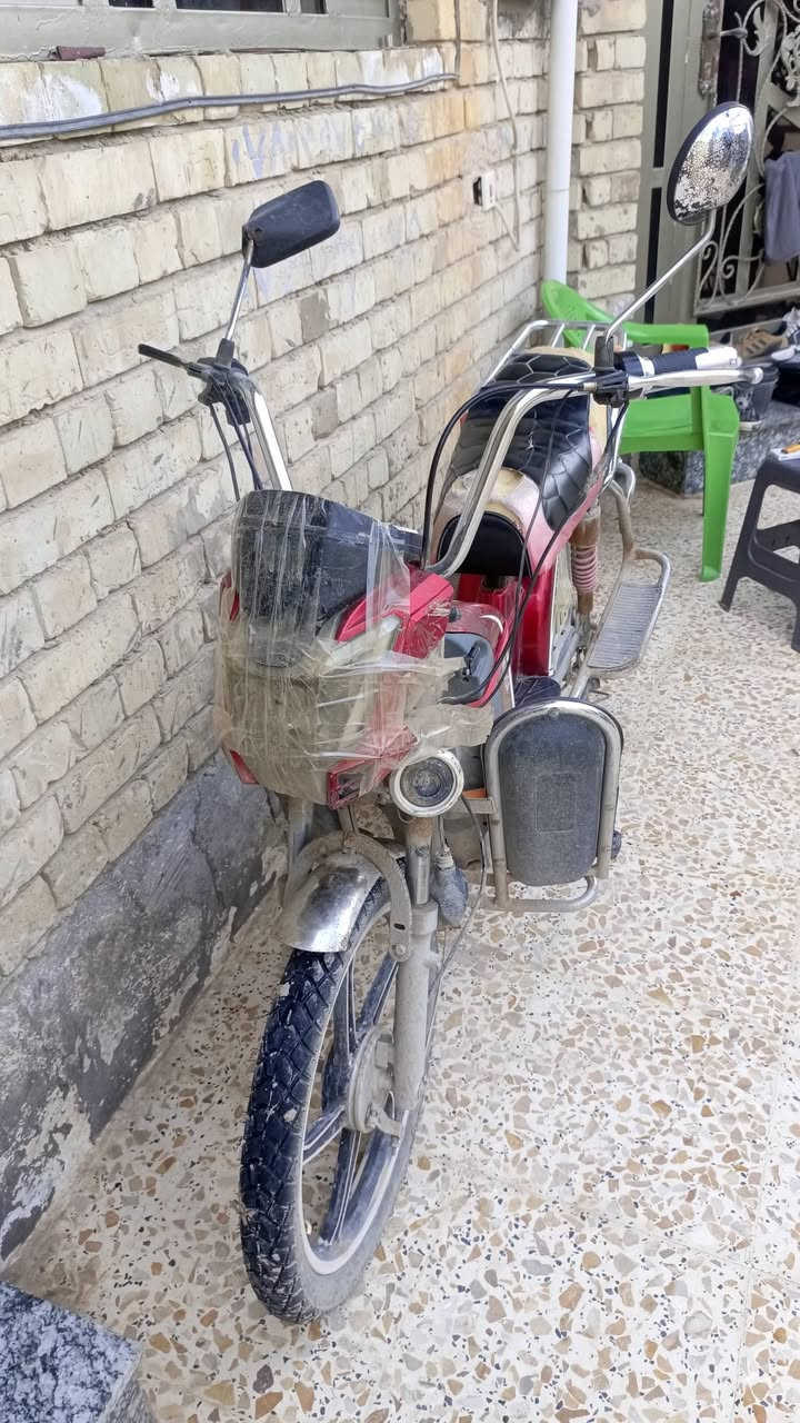 السلام عليكم دراجة للبيع 
موضح بلصورة رايده ب٢٠٠ الف للاستفسار راسلني


**إذا كنت صاحب هذا الإعلان وتريد حذفه لأي سبب، رجاءا أرسل رسالة إلى الدعم الفني**