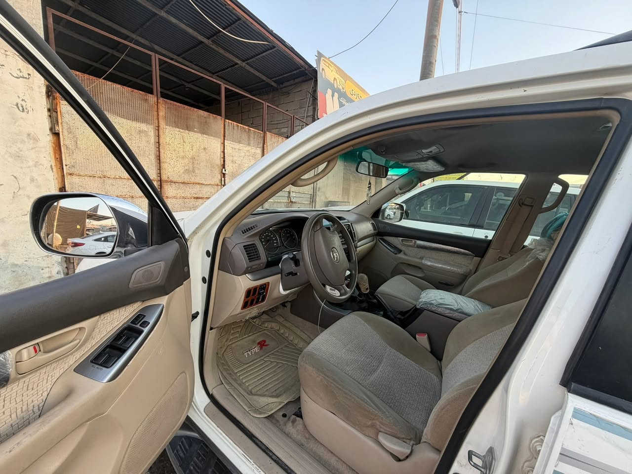 برادو مديل ٢٠٠٦ للبيع و مراوس  شمالي  ٣ قطع صبخ بدون ضربة ابد شرط فحص  ***********
